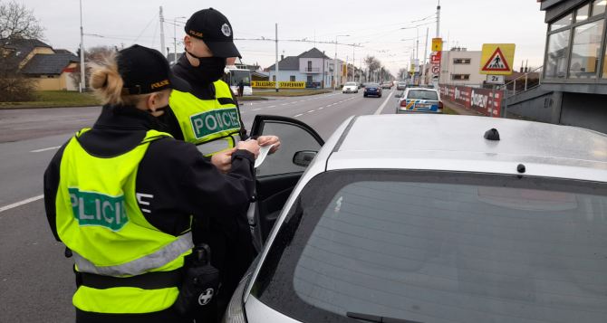 Водителей предупредили что полиция будет без причины останавливать автомобили и требовать две вещи