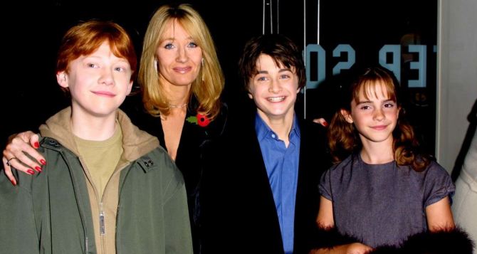 года назад вышел первый фильм о Гарри Поттере как он изменил культуру язык и даже спорт