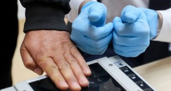 На всех пунктах пропуска на границе с Польшей и Венгрией с украинских граждан снимают отпечатки и фотографируют Пограничники рассказали про очереди