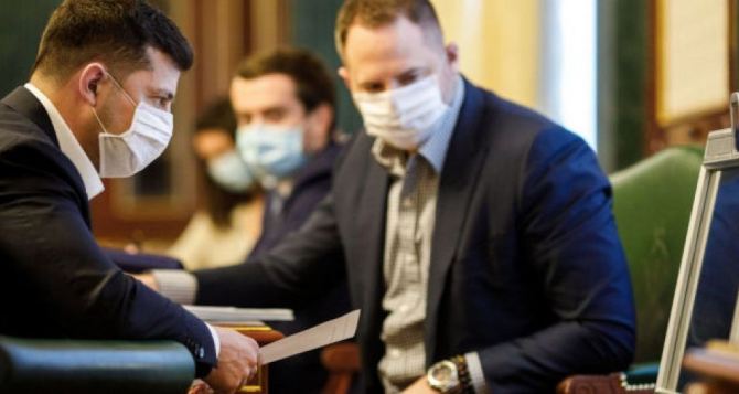 Глава офиса президента Украины Ермак написал заявление об отставке сообщил Зеленский