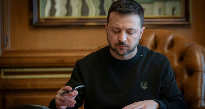 Зеленский подписал указ об увольнении Ермака с должности руководителя Офиса президента