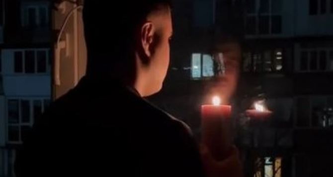 Жители Днепра жалуются на несправедливые отключения света одни сидят в темноте другие при свете постоянно