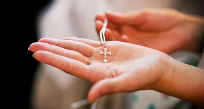 Коротенькая молитва которая реально помогает при семейных ссорах и скандалах Батюшка поделился сокровенным