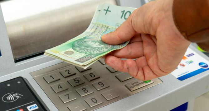 Начнется в Польше января  года налоговая возьмет под прицел банковские счета украинских беженцев