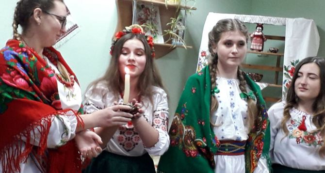 Как сегодня гадать девицам и незамужним женщинам и кому молиться