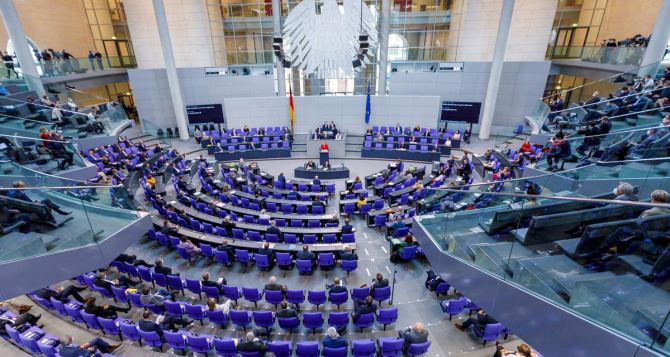 &laquo;Украинские беженцы будут вносить вклад в оборону своей страны.&raquo; В Германии заняли более жесткую позицию в отношении получателей временной защиты из Украины