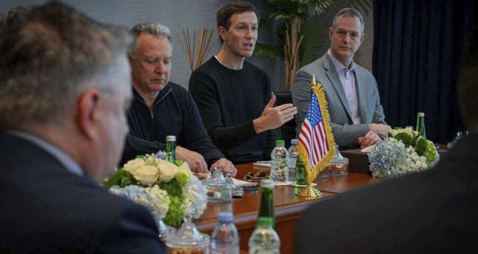 Делегации Украины иРФ после переговоров в АбуДаби устроили ужин Совместный