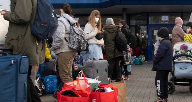 Германия ужесточает правила для украинских беженцев интегрировать будут только избранных