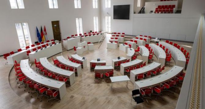 Депутаты хотят штрафовать другдруга за хамское поведение Правда это желание парламентариев Германии