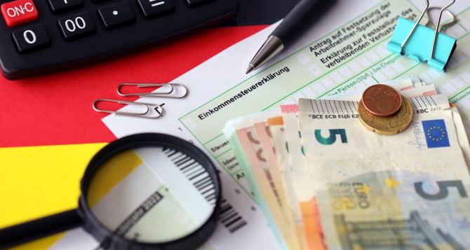 Немцы выступили за повышение налогов В Германии более  граждан поддержали изменения в налоговом законодательстве