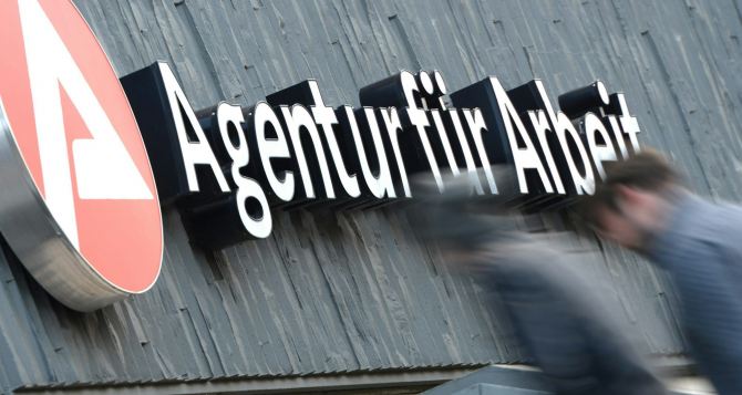 Одно из пяти пособий в Германии выплачивали ошибочно Кому пересчитают и потребуют вернуть переплаты