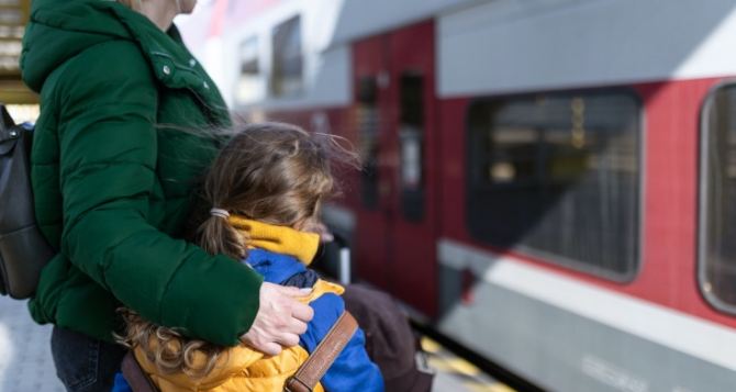 Украинцы массово покидают эту странуЕС Здесь нет будущего