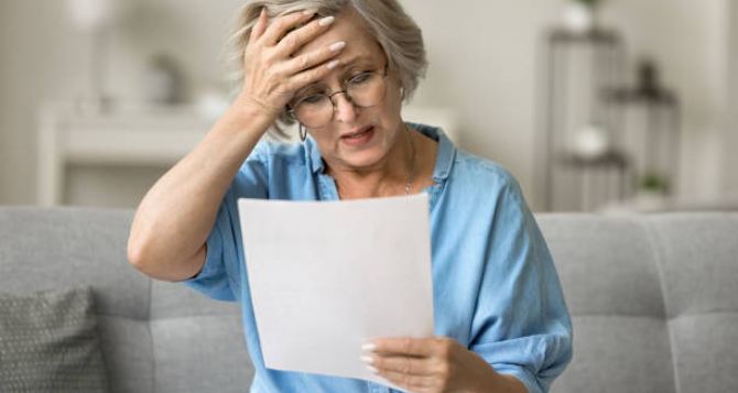 Украинские пенсионеры в Германии сталкиваются с требованиями вернуть выплаты