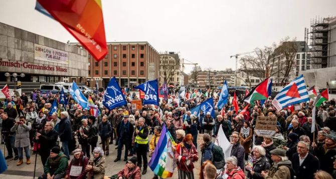 Пасхальные марши мира главные символы праздника в Германии Иран Ленин и Хамас