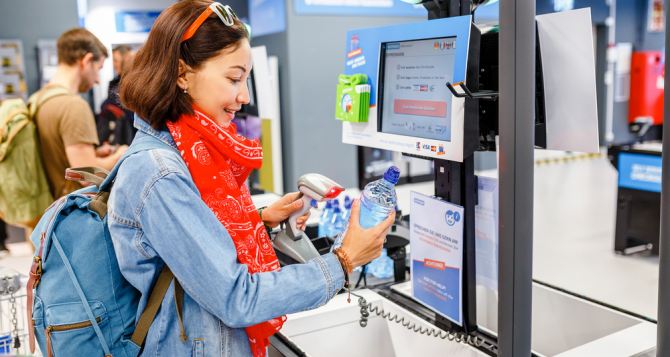 В столице Германии теперь магазины будут обсуживать не всех покупателей Кому можно а кому нет