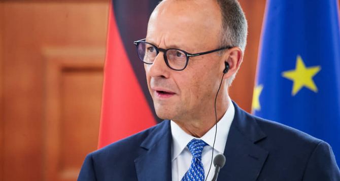 Автомобилисты выехали на протест в Германии требуя отставки канцлера Мерца