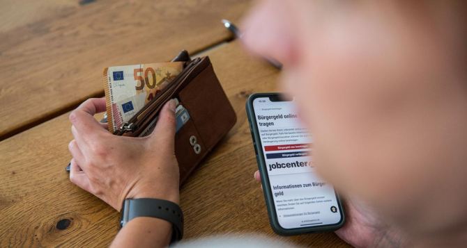 Получатели пособия в Германии не хотят работать или труд не окупается