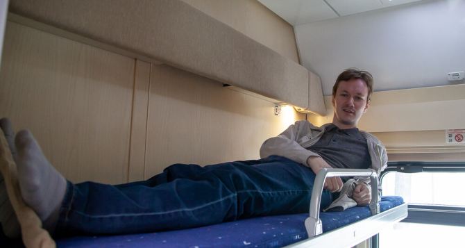 Почему я всегда беру верхнюю полку  причин которые сэкономят вам нервы в поезде