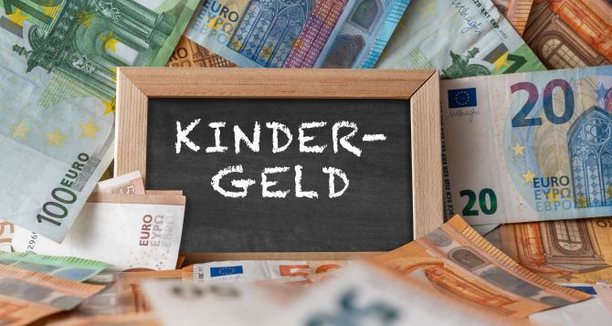 Как украинцам в Германии инвестировать Kindergeld в будущее своих детей Можно получить не только капитал но дополнительные льготы
