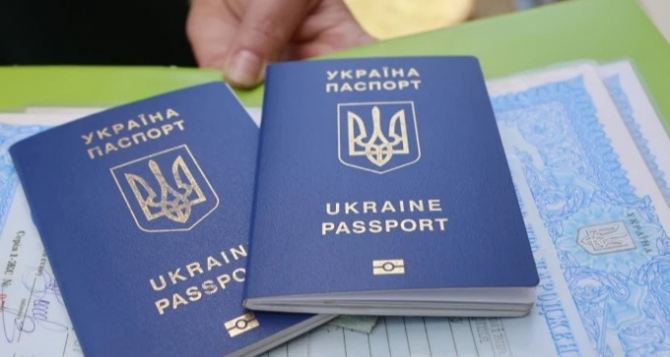 Украина попросилаЕС лишить защиты всех мужчин Евросоюз дал ответ Продление временной защиты до  года