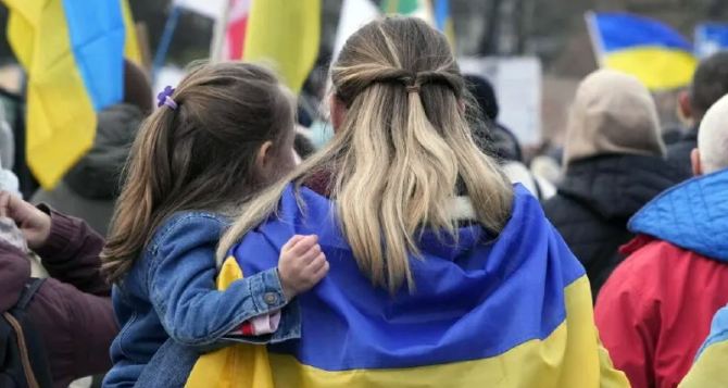 Временная защита в&nbsp;ЕС: Украинские женщины также должны подтвердить отсутствие уклонения от службы