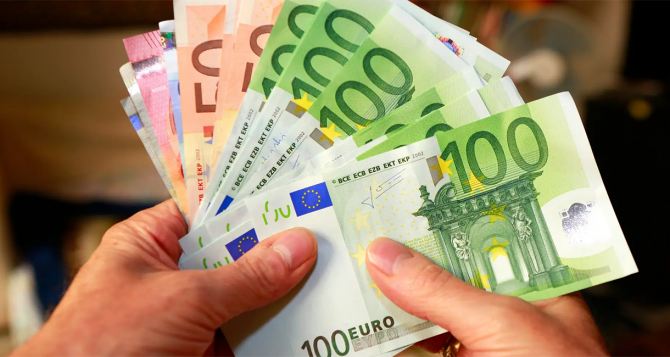 Евро стремительно падает: курс валют на 14&nbsp;сентября 2026