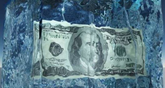 Купить доллар за 44,80 или продать за 44,50? Банки играют против вас&nbsp;&mdash; вот где реально выгодно, а где вы теряете деньги