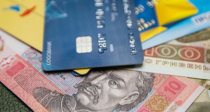 Перевод от мамы&nbsp;&mdash; без налога, от тёти&nbsp;&mdash; уже 5%: ГНСУ разъяснила новые правила перевода денег на карту для украинцев