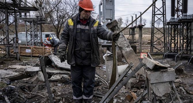 Где в прифронтовых регионах платят самую большую зарплату, а работников набрать не могут