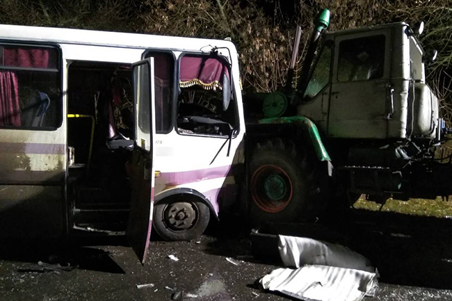 В Луганской области произошло серьезное ДТП с участием пассажирского автобуса