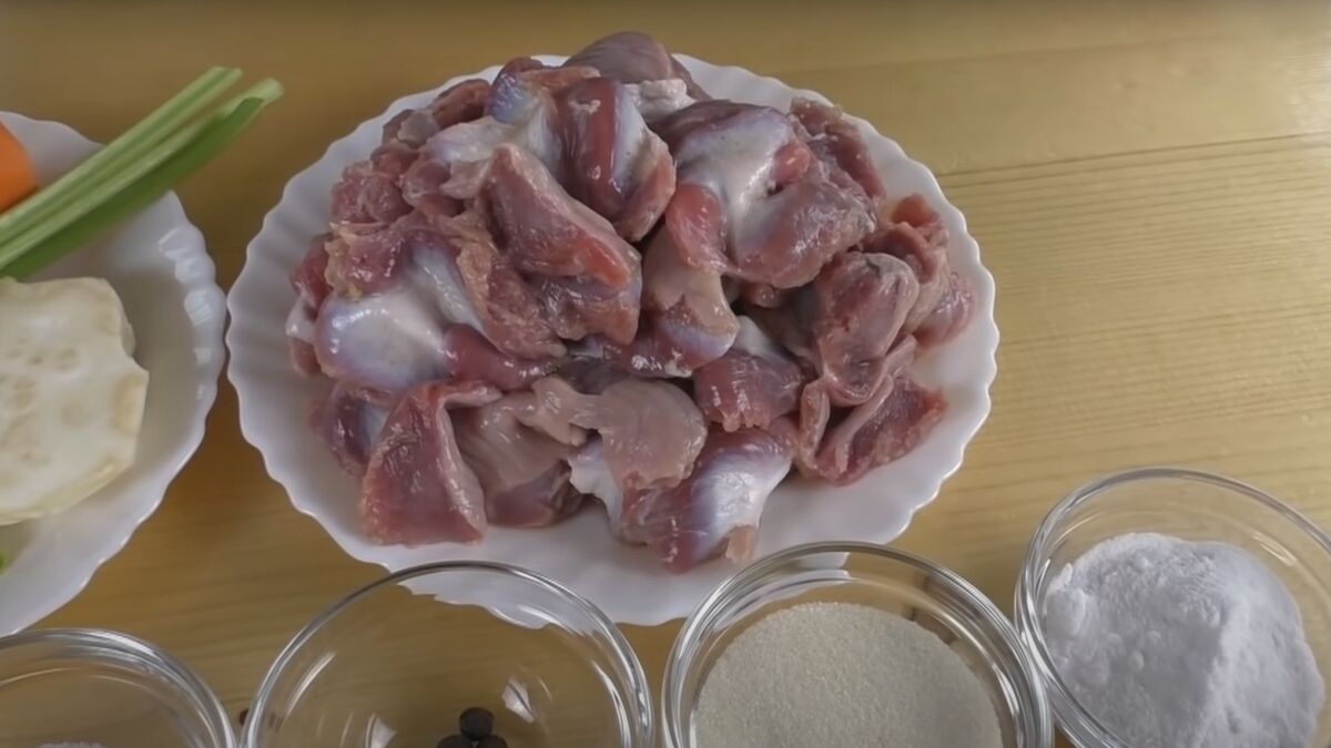 Шкурка отойдет моментально: вот как быстро почистить куриные желудки