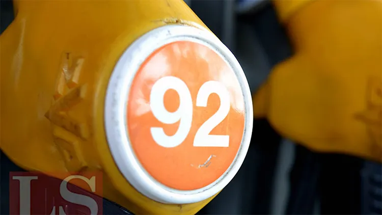 Октановое число должно быть не ниже А-92. Оптимальным вариантом по цене будет именно этот бензин, если документации генератора не указан другой
