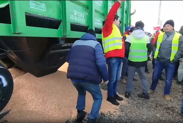На станции Медыка заблокировано около 40 украинских грузовых вагонов с сельхозпродукцией