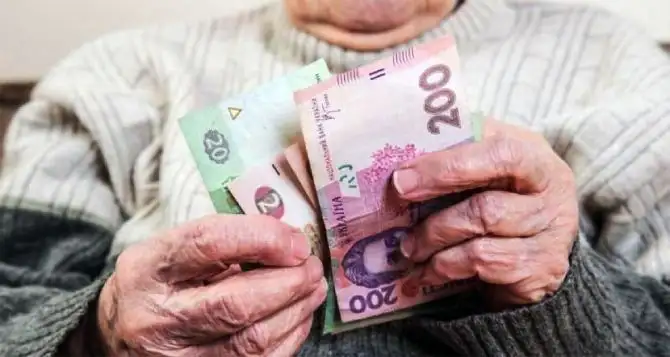 екоторым украинцам повысят пенсию в марте и апреле: какие есть условия