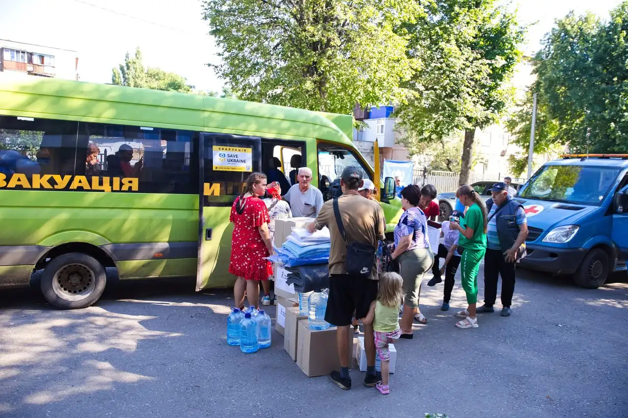 Лица, выезжающие из опасных районов Харьковской области, могут получить статус внутренне перемещенных лиц (ВПЛ) и оформить выплаты.