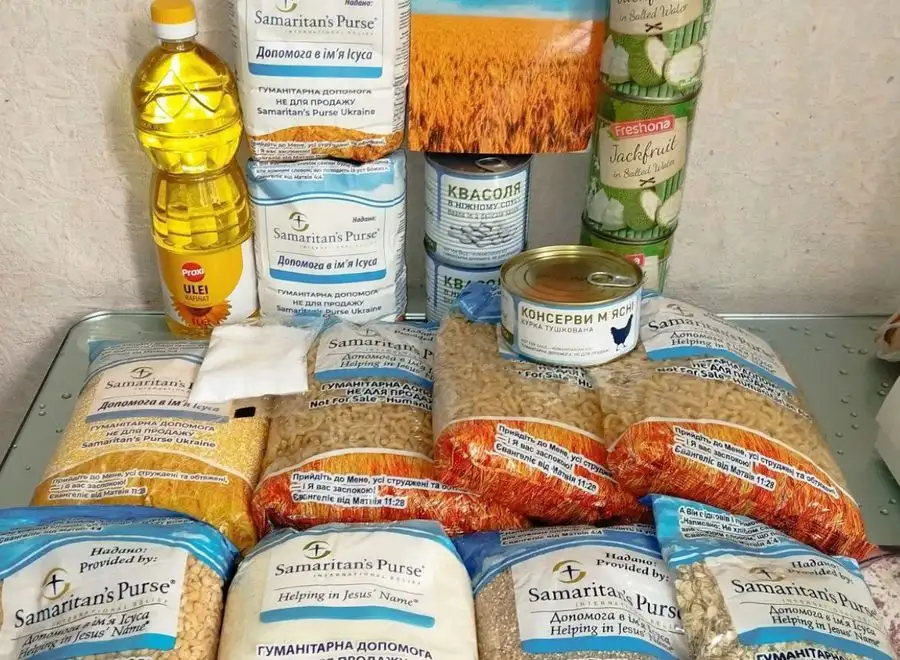 Продуктовые наборы предоставляются жителям Харькова пенсионного и предпенсионного возраста.