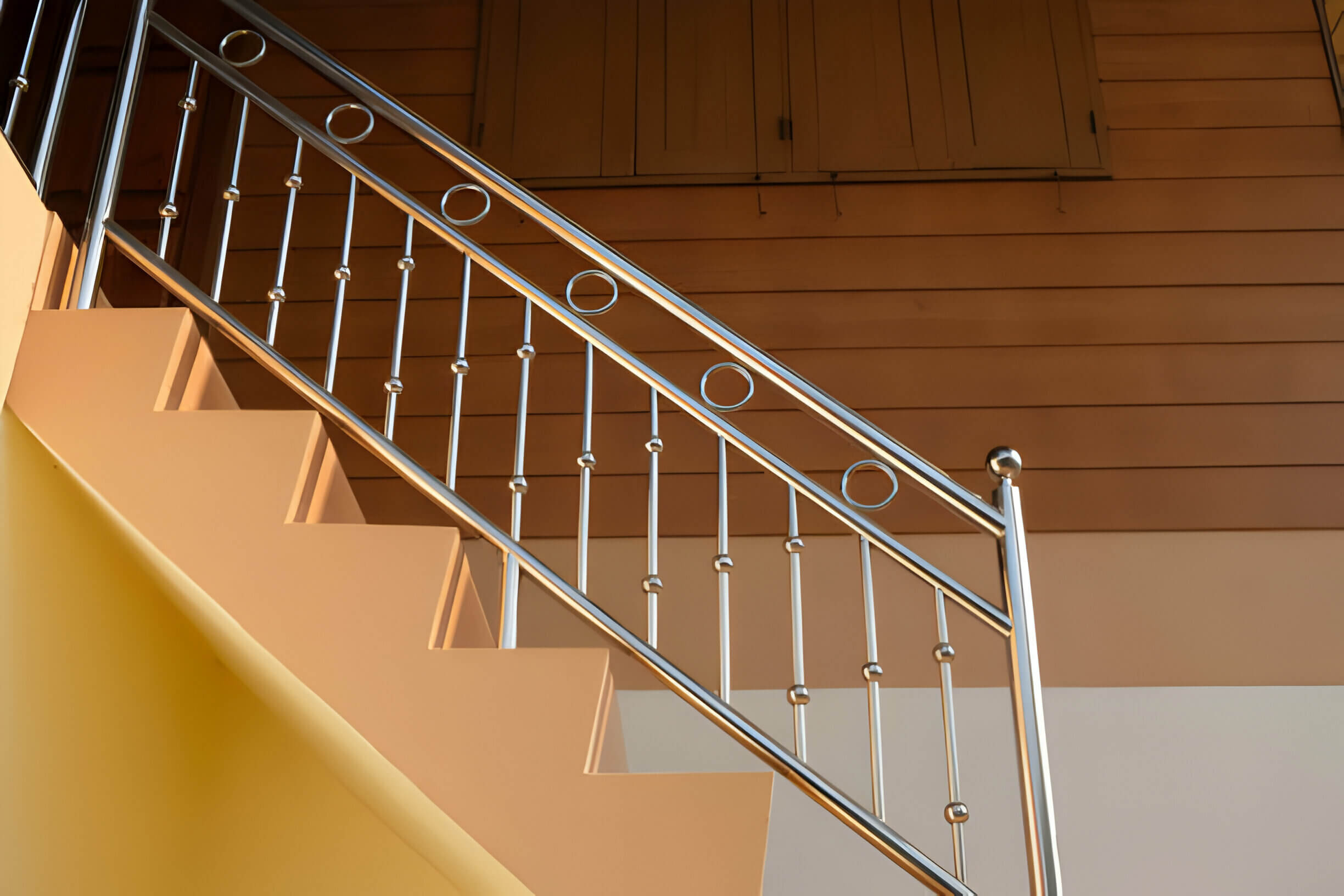 Ограждения и перила для прямых лестниц в дом