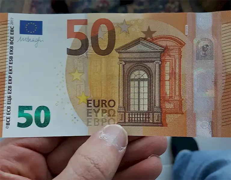 Что будет с деньгами 20 и 50 евро дальше?