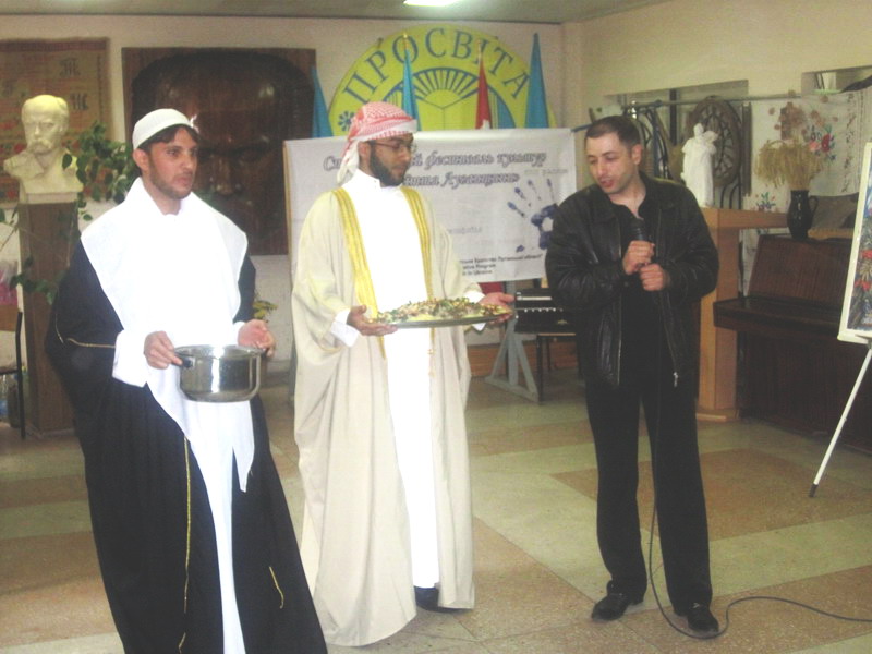 На выходных луганчане увидели таджикскую свадьбу и нигерийские танцы 