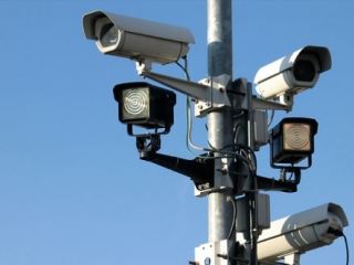 Луганские власти помогут милиции с кинокамерами, бензином и одеждой