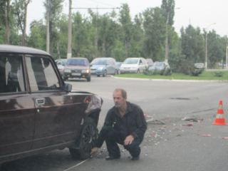 ДТП на улице Буденного в Луганске спровоцировало серьезную пробку (фото)