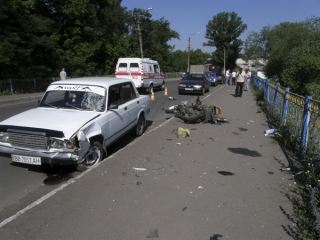 В Луганской области скутер столкнулся с «семеркой»