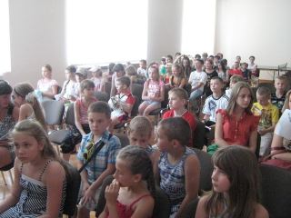 180 юных луганчан отправились в детский оздоровительный лагерь «Юность»