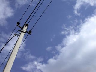 В Сватово охотники за металлом похитили более полутора километров электропровода 