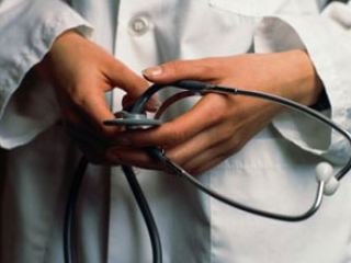 Заведующего отделением городской больницы №7 наградили знаком «За заслуги перед Луганском»