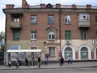 В Луганске начали ремонтировать треснувший дом