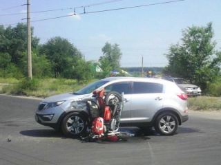 В Северодонецке мотоцикл не разминулся с автомобилем