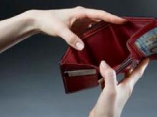 В Ровеньках за 8000 гривен мошенницы сняли порчу 18-летней студентке