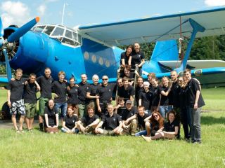 Луганские скауты совершили первый прыжок с парашютом с высоты 800 метров 