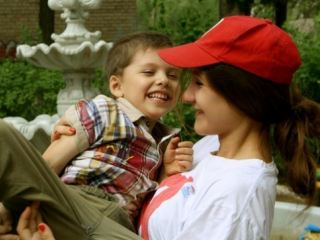 Для 40 волонтеров луганских школ провели обучение по программе «Равный-равному»